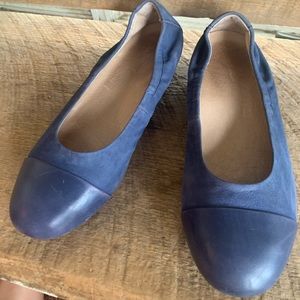 Dansko flats size 38